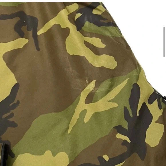 Canada Goose Camouflage Jacket - Picture 4 of 14